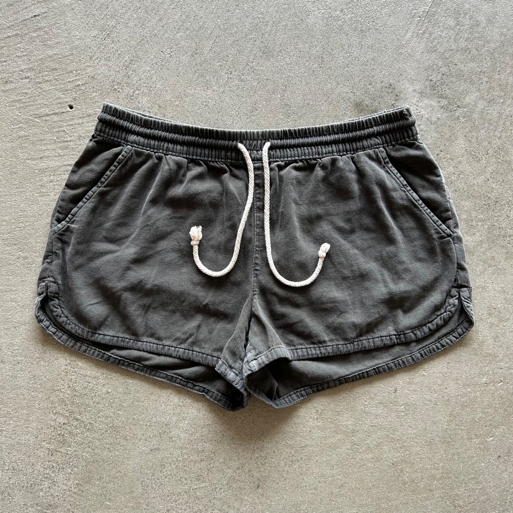 Aerie Sunday Soft Short Shorts Womens Medium Charcoal Gray High Waisted Beach